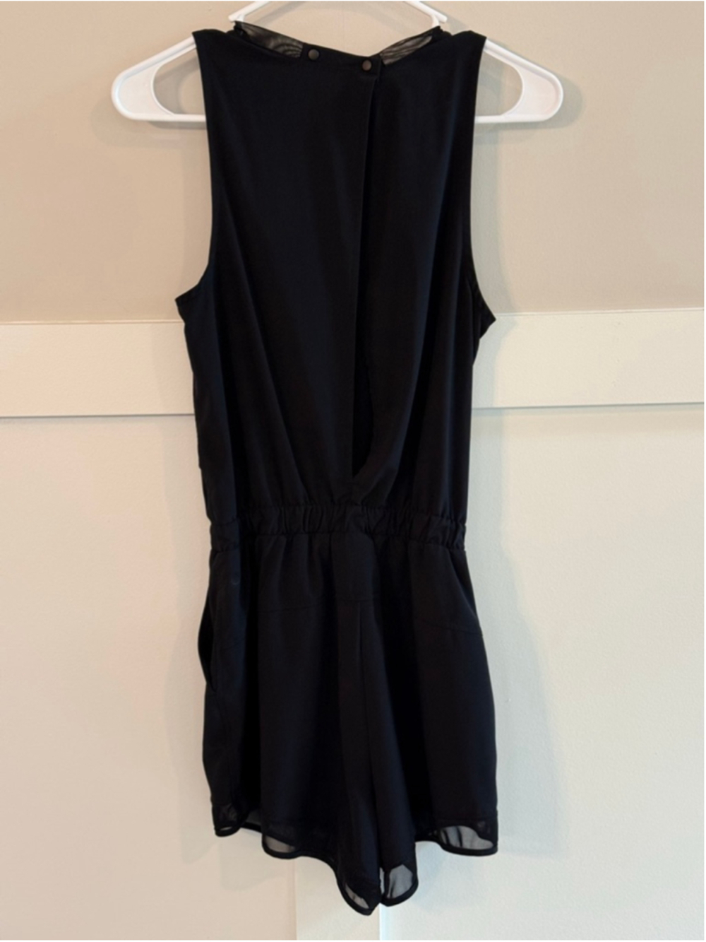 Black Sleeveless Romper Cover-Up Pockets Open Back Women’s S - Picture 2 of 6